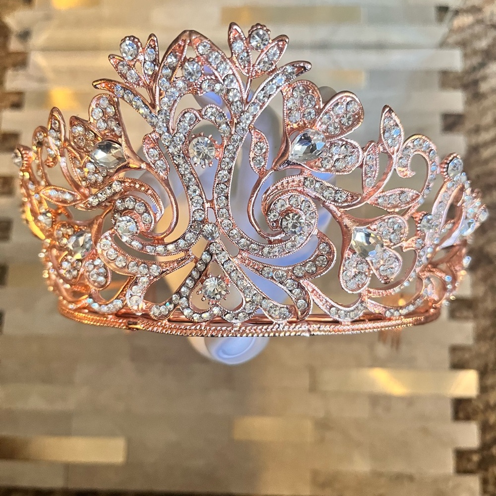 Rose gold bling, bling crown with diamonds